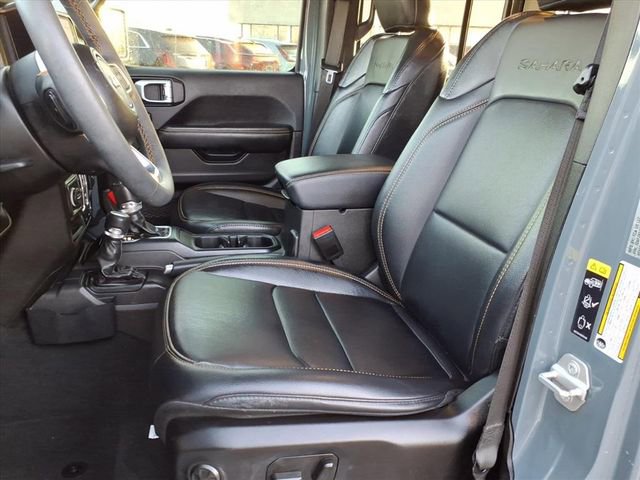 Used 2024 Jeep Wrangler Unlimited Sahara w/ Technology Group AWD/4WD image 6