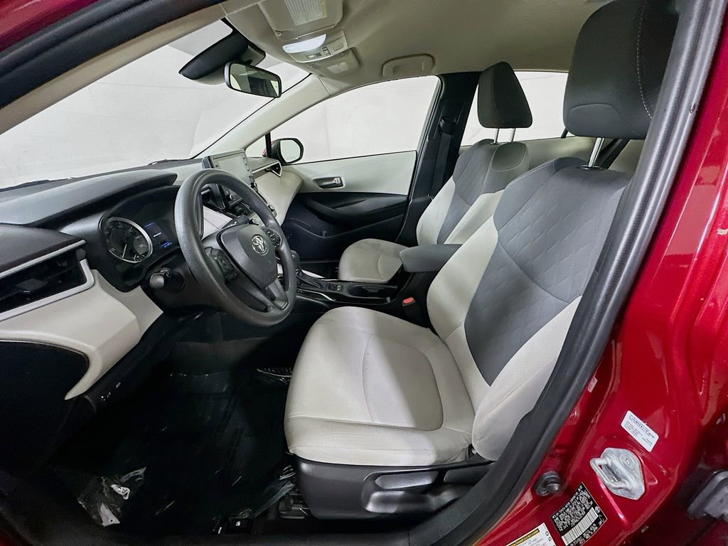 Used 2022 Toyota Corolla LE FWD image 14
