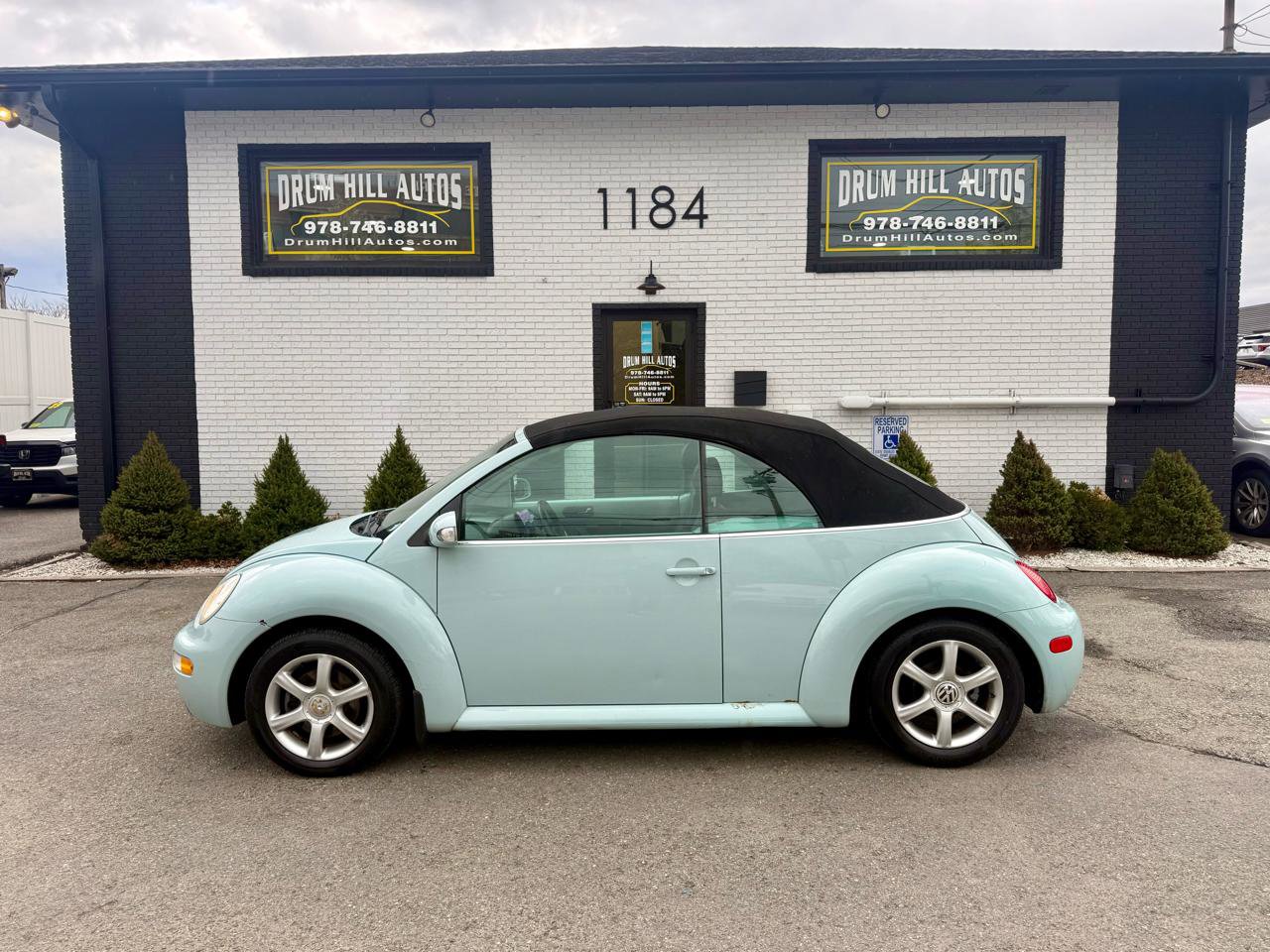 Used 2004 Volkswagen Beetle GLS FWD image 2