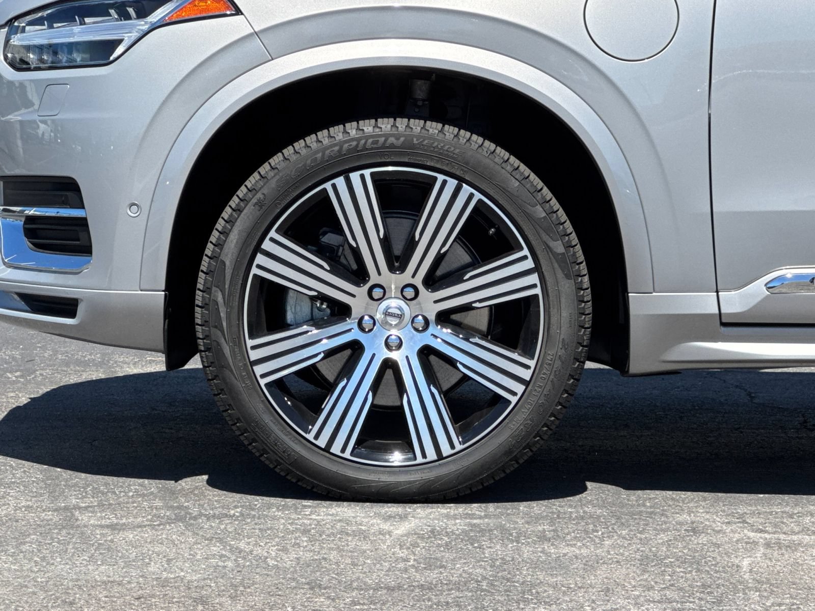Certified 2024 Volvo XC90 T8 Plus w/ Protection Package Premier AWD/4WD image 32