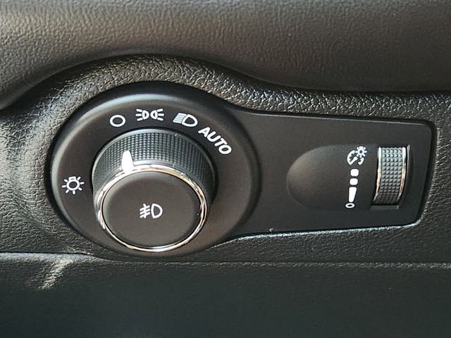Used 2021 Dodge Durango R/T w/ Technology Group AWD/4WD image 19