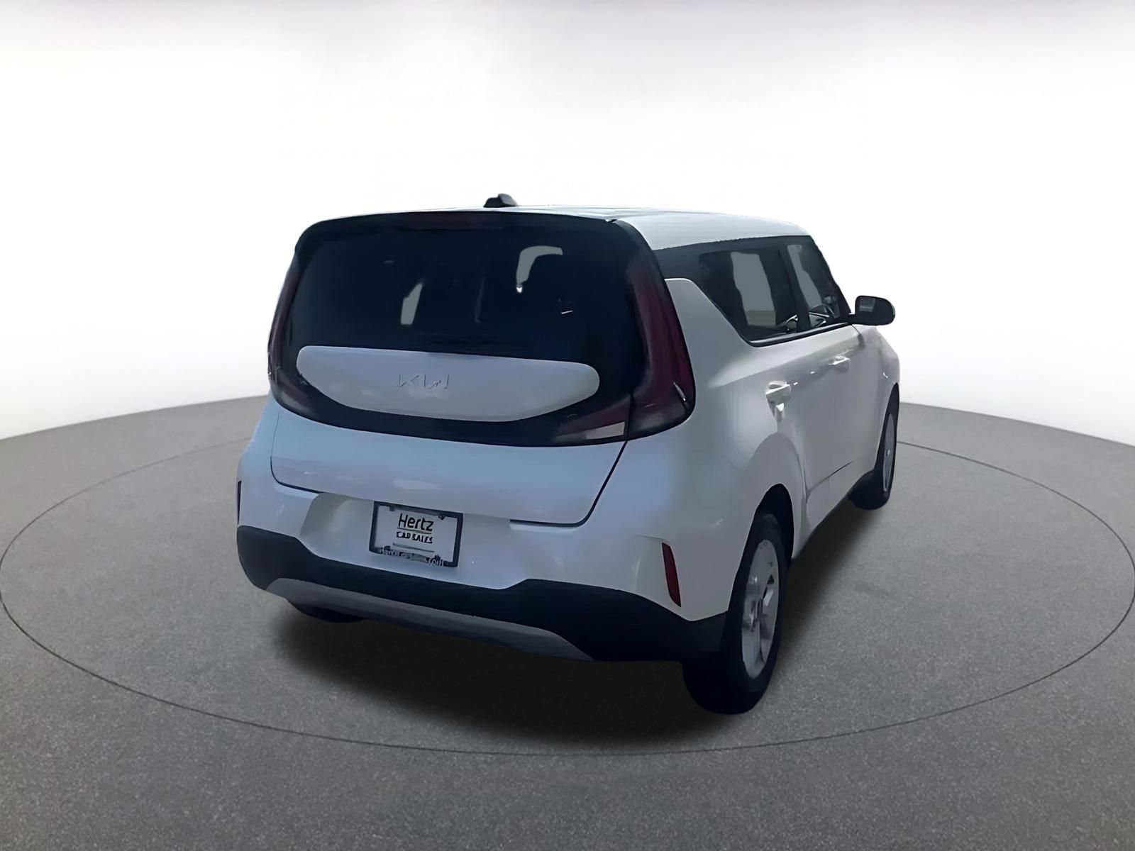 Used 2025 Kia Soul LX w/ LX Technology Package FWD image 15