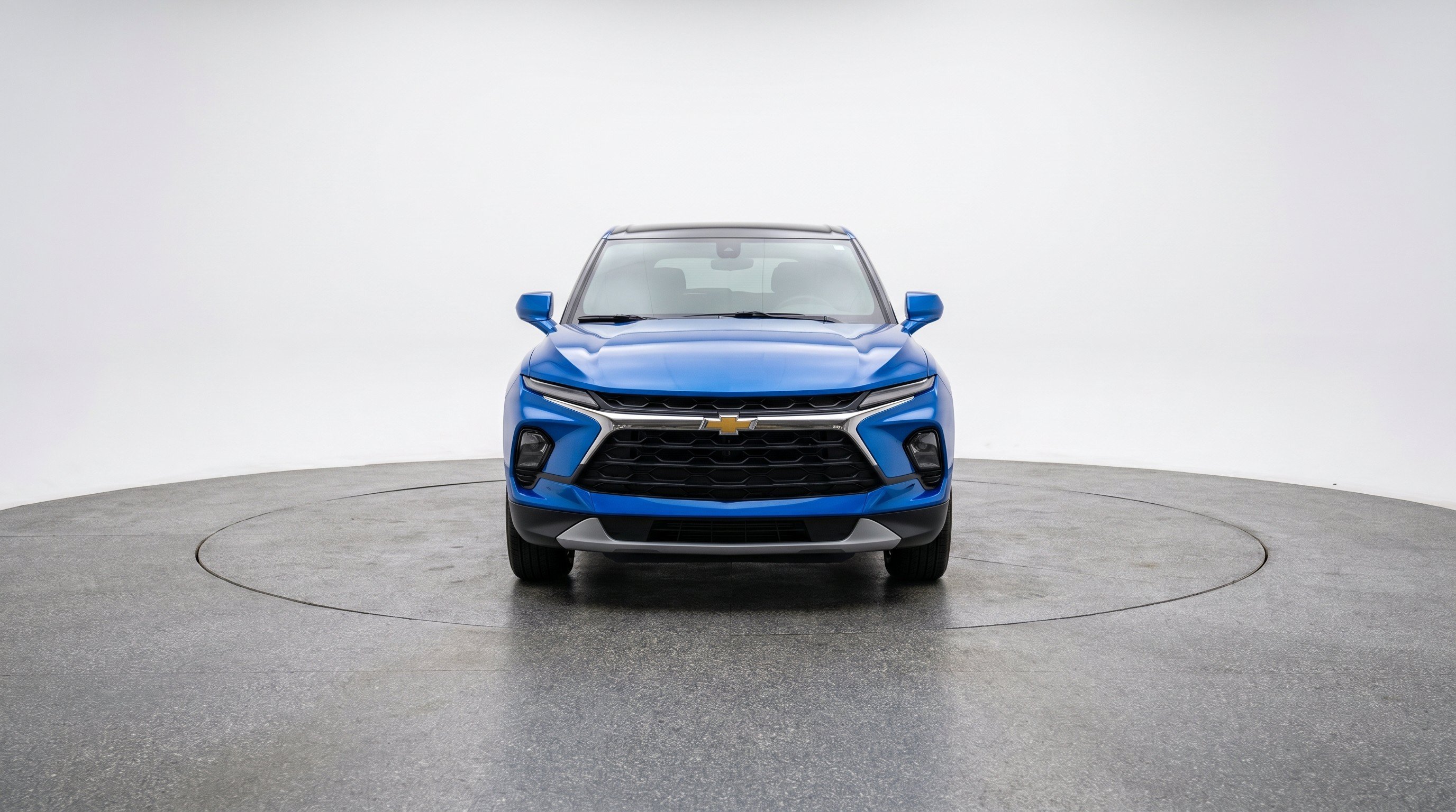 Used 2025 Chevrolet Blazer LT FWD image 2