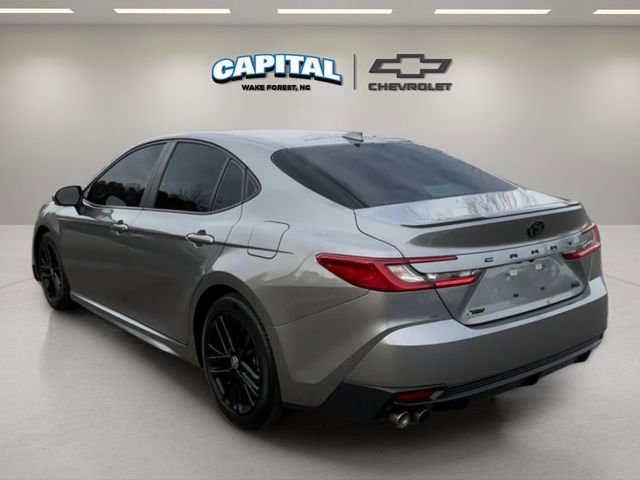 Used 2025 Toyota Camry SE image 3