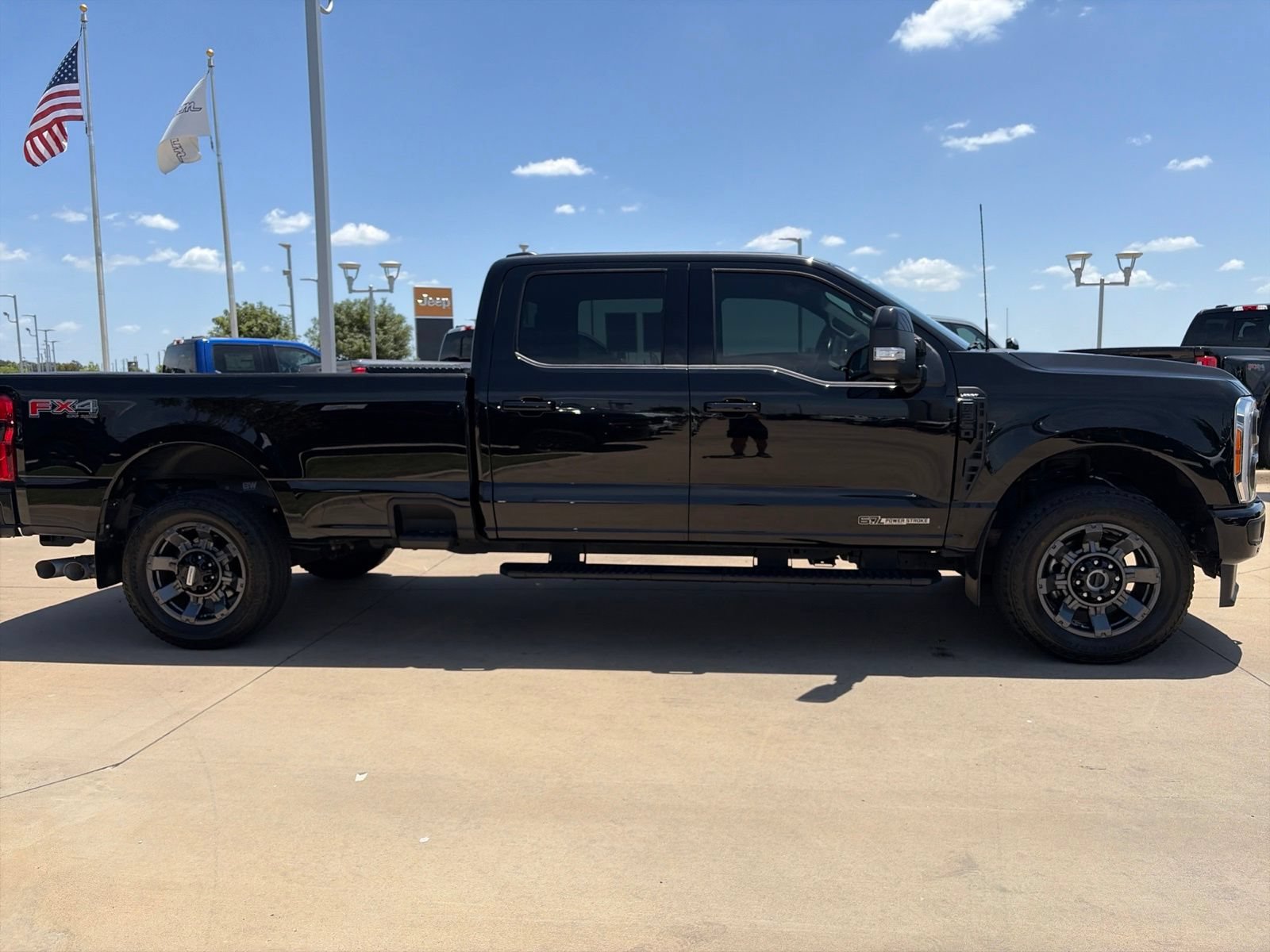 Used 2023 Ford F350 Lariat w/ Lariat Ultimate Package AWD/4WD image 6