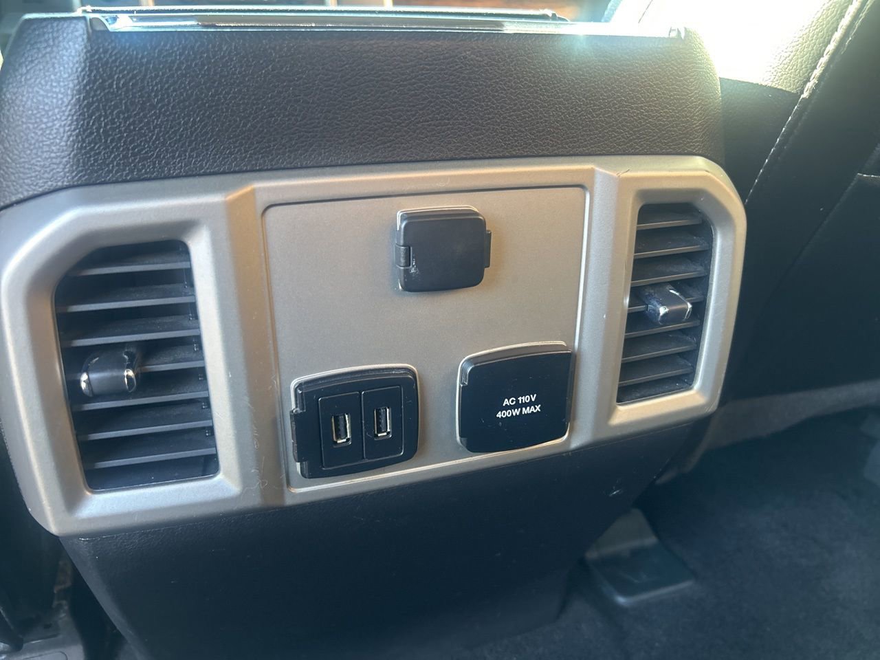 Used 2018 Ford F150 Lariat image 29