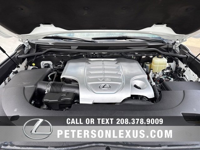 Used 2021 Lexus LX 570 4WD w/ 3rd Row & Luxury Pkg image 9