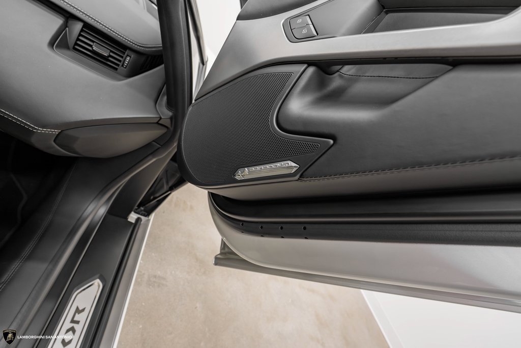 Used 2015 Lamborghini Aventador LP 700-4 image 38