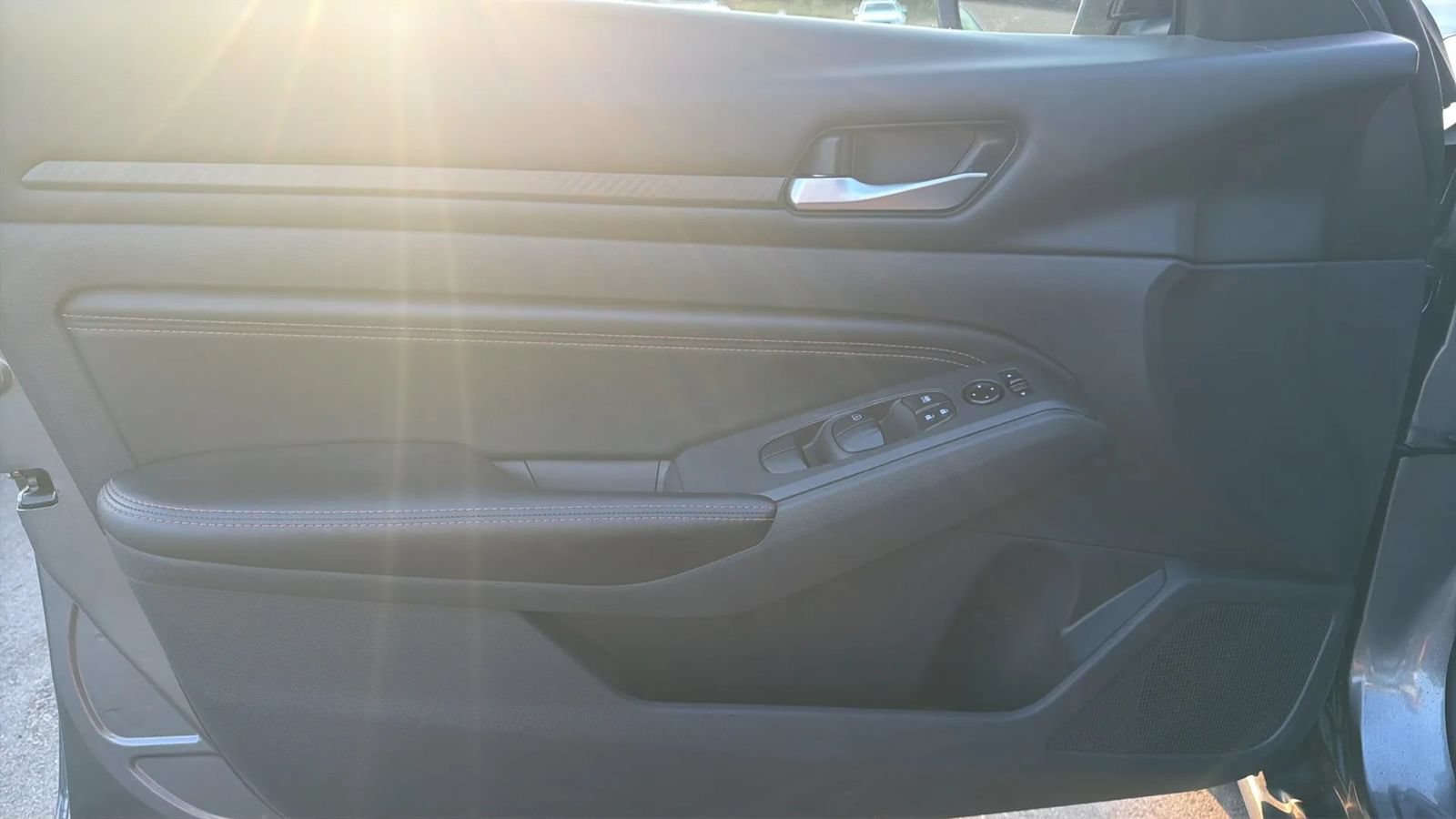 Used 2022 Nissan Altima 2.5 SR FWD image 11