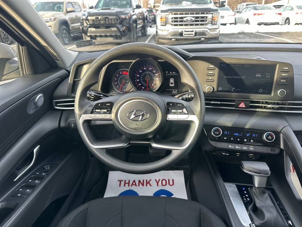 Used 2023 Hyundai Elantra SEL image 18