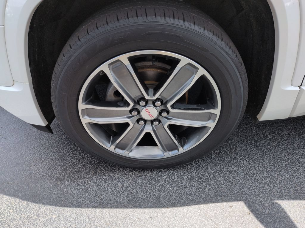 Used 2017 GMC Acadia Denali w/ Technology Package FWD image 27