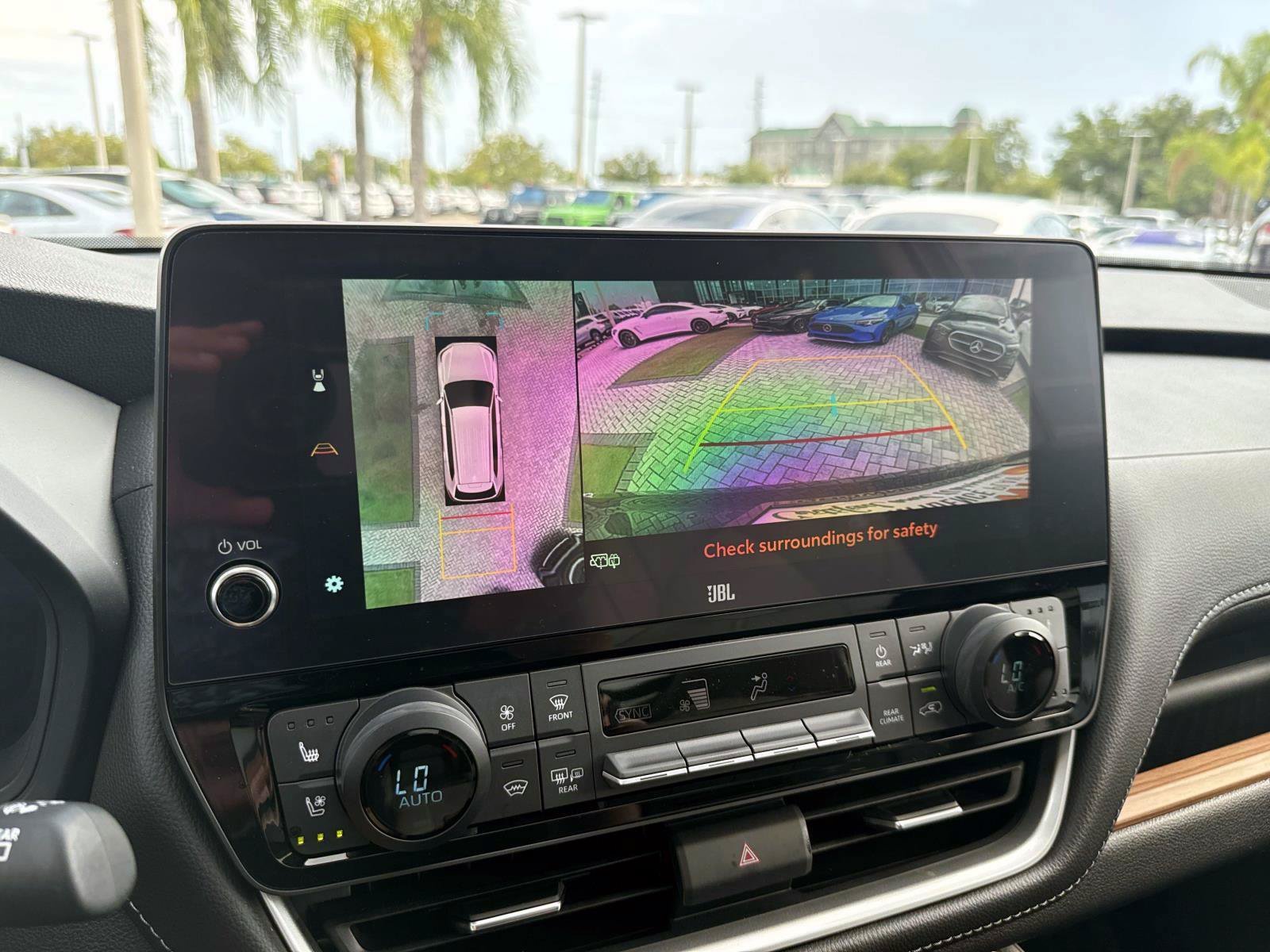Used 2025 Toyota Grand Highlander AWD image 27
