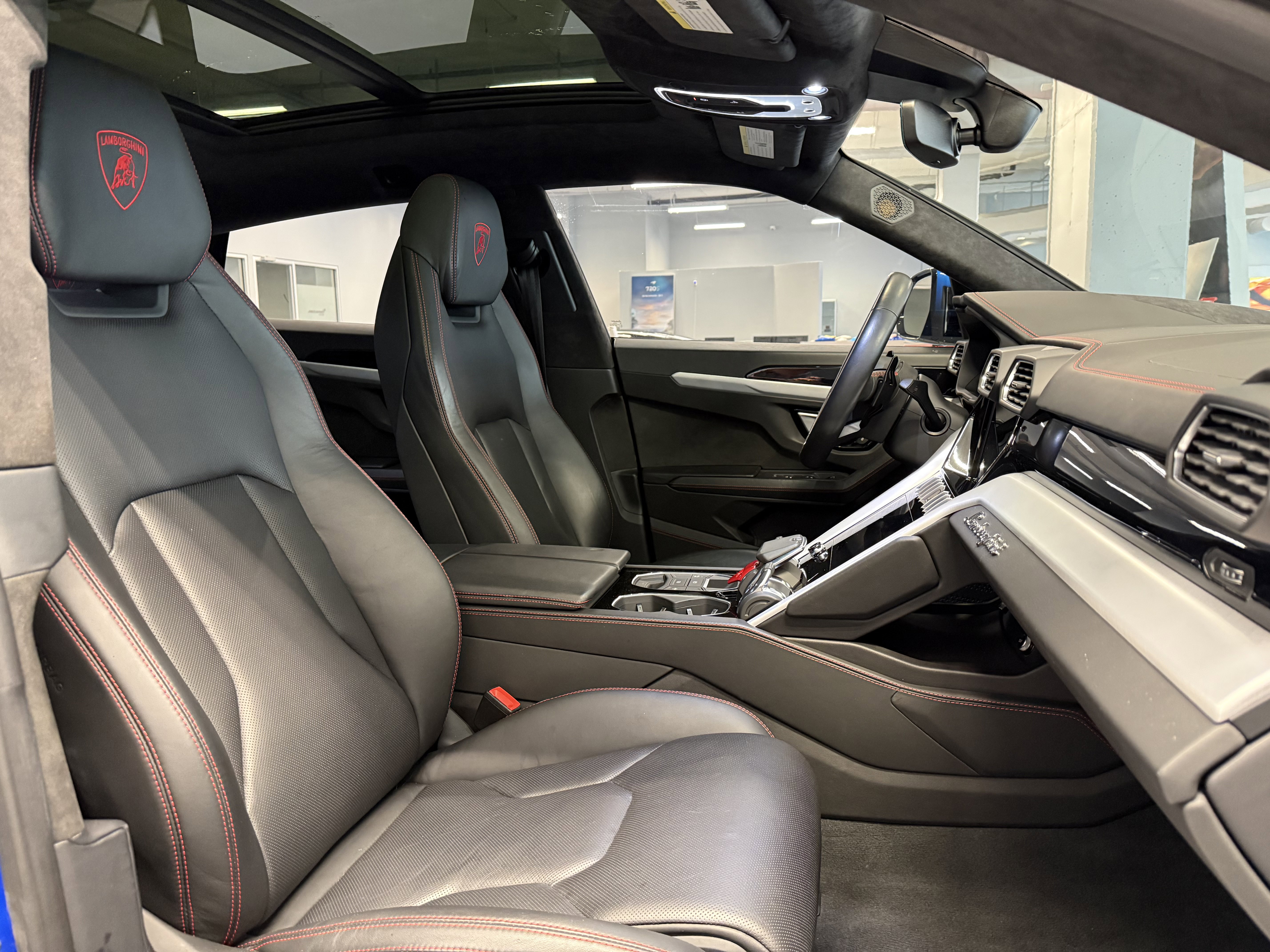 Used 2020 Lamborghini Urus image 20