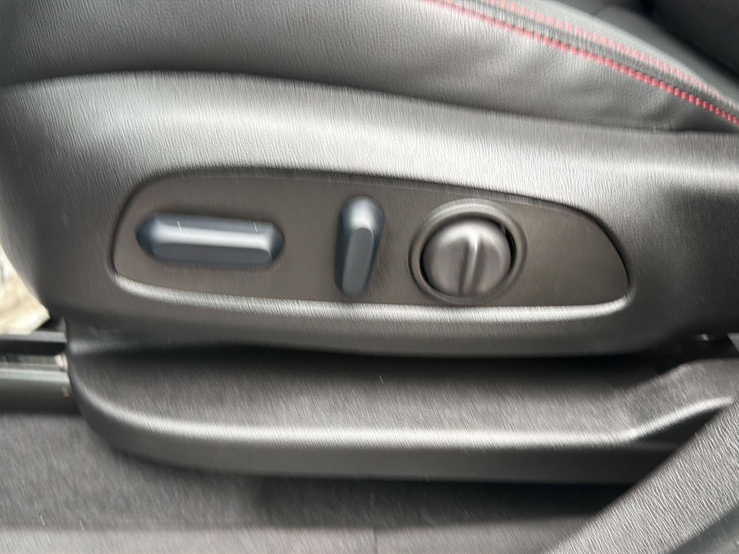 Used 2024 Chevrolet Equinox RS image 24