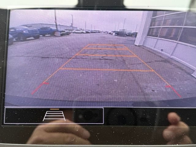 Used 2021 Chevrolet Malibu LS FWD image 2
