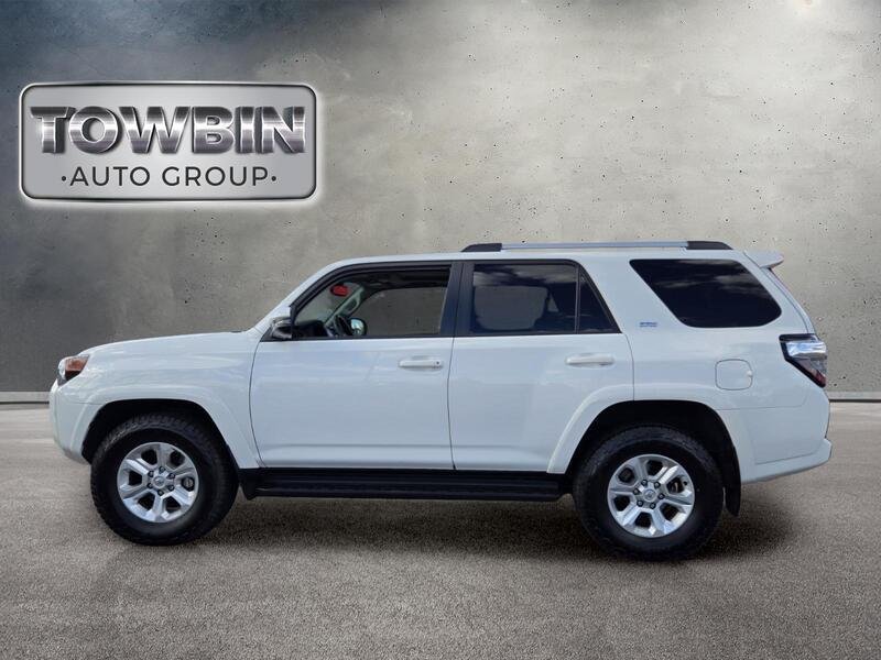 Used 2023 Toyota 4Runner SR5 Premium w/ Moonroof Package AWD/4WD image 8