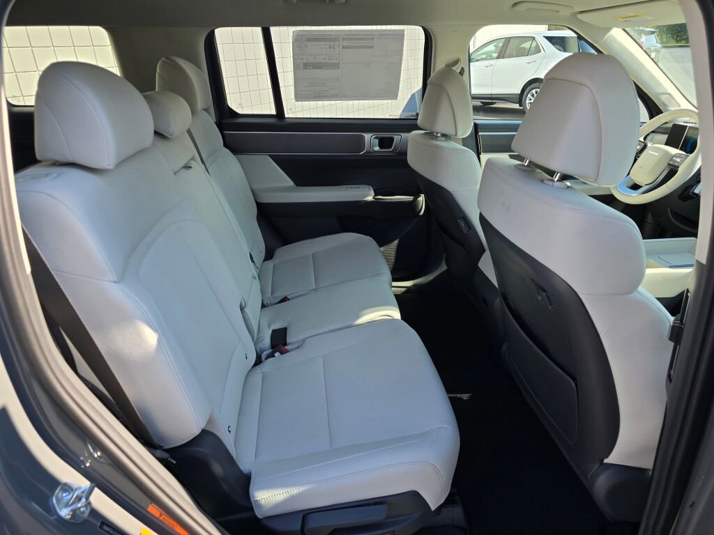 New 2026 Hyundai Santa Fe SE image 32