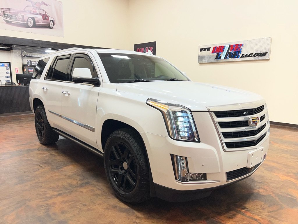 Used 2016 Cadillac Escalade Premium AWD/4WD image 3