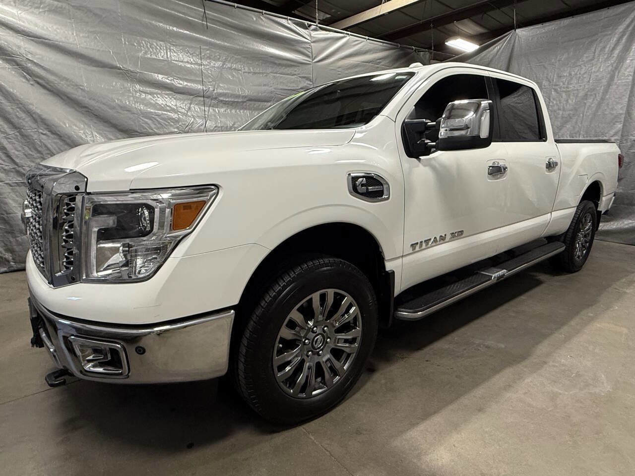 Used 2019 Nissan Titan SL w/ Texas Titan Edition image 3