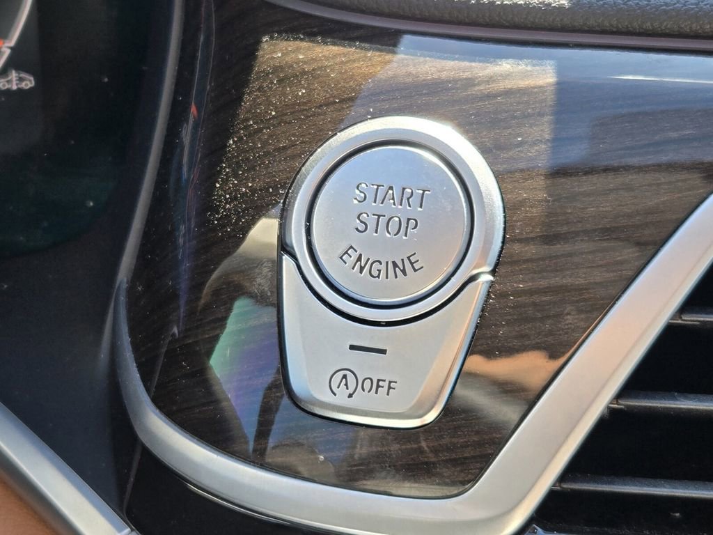 Used 2022 BMW 740i xDrive w/ Premium Package image 22