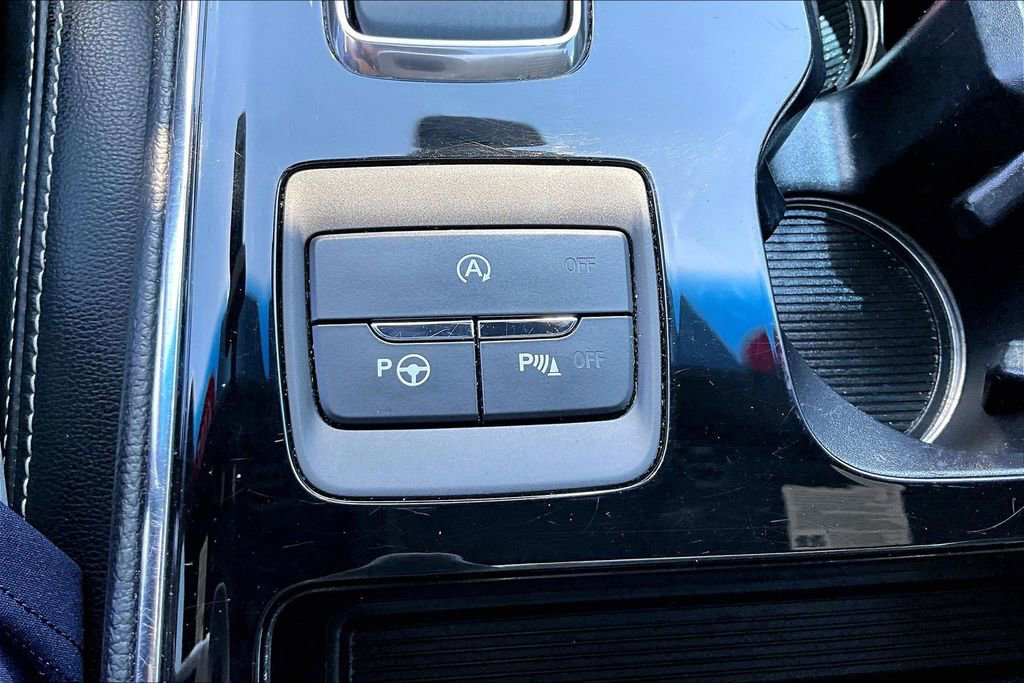 Used 2019 Ford Edge ST w/ Equipment Group 401A AWD/4WD image 16