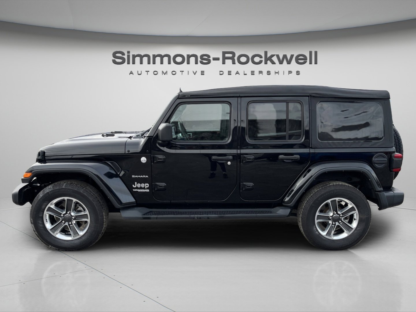 Used 2022 Jeep Wrangler Unlimited Sahara w/ LED Lighting Group image 4