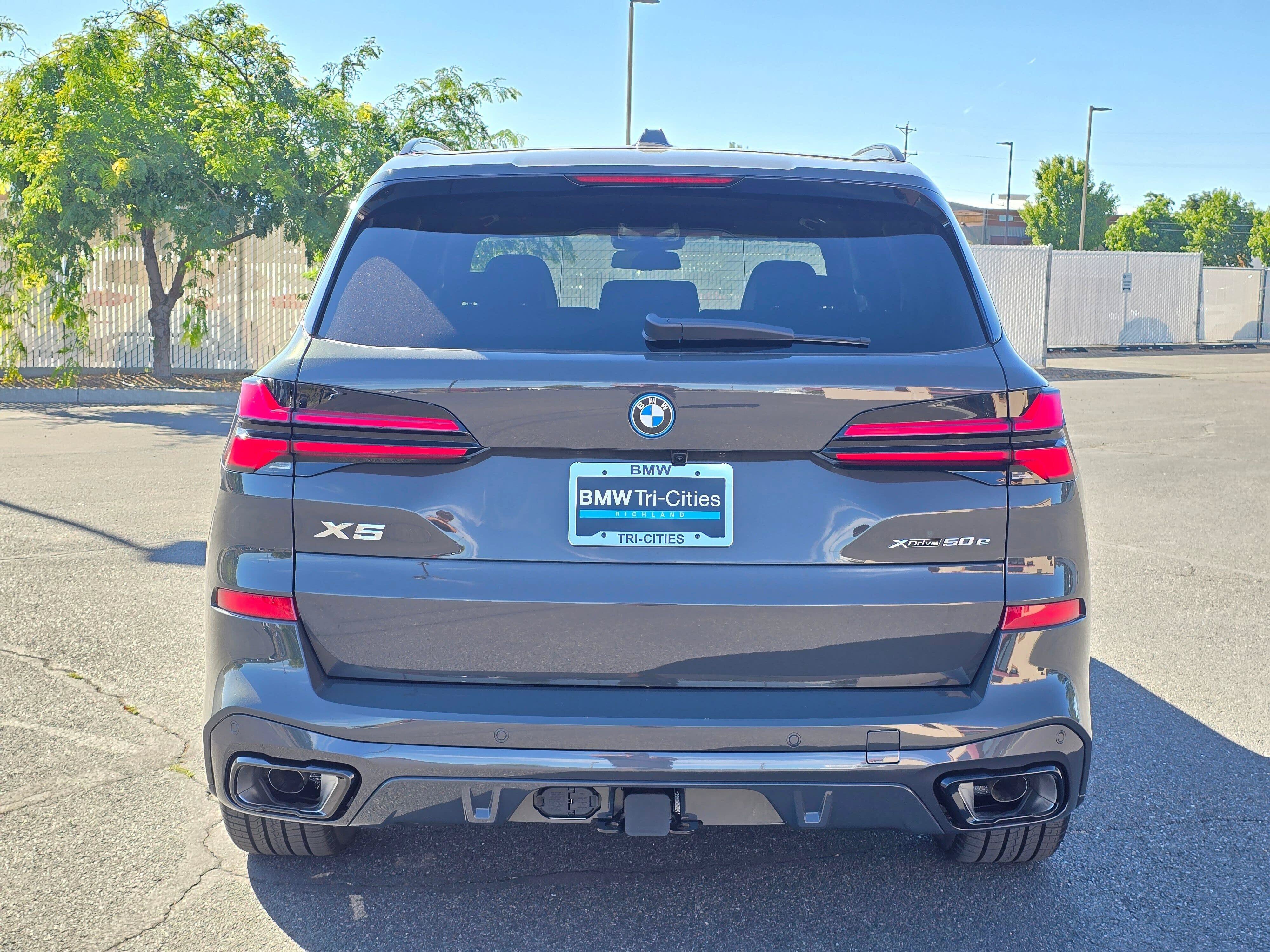 New 2026 BMW X5 xDrive50e w/ Executive Package AWD/4WD image 5