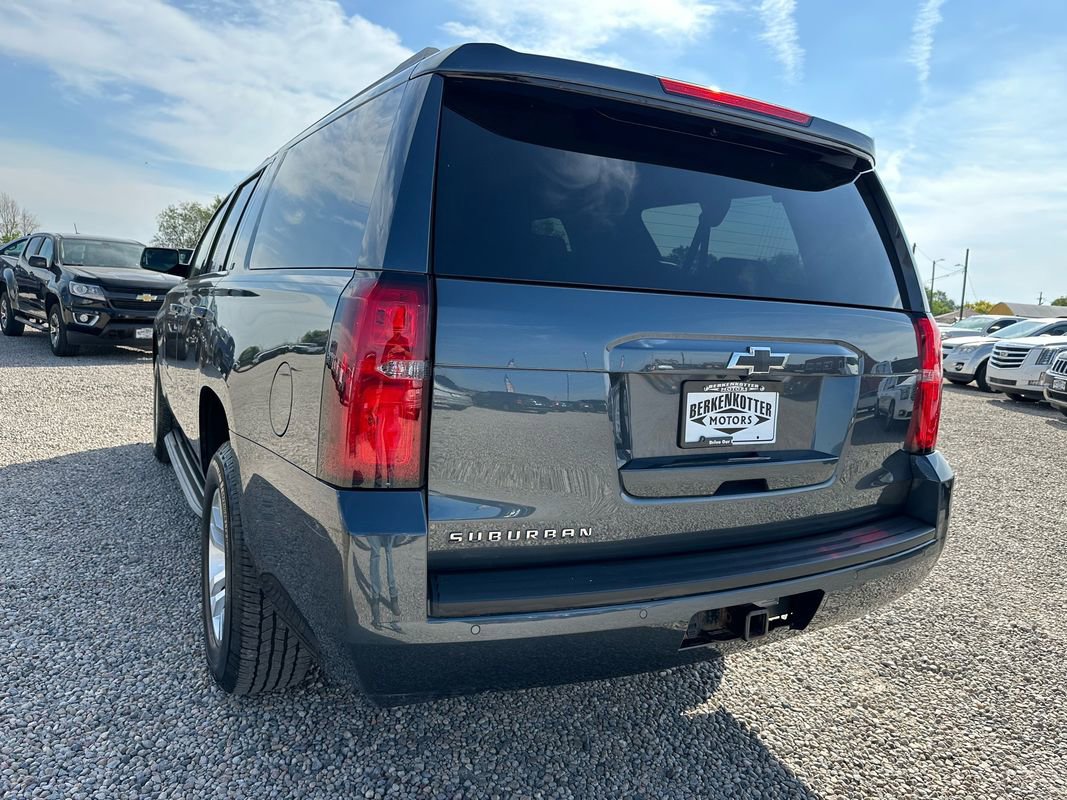 Used 2019 Chevrolet Suburban LT image 8
