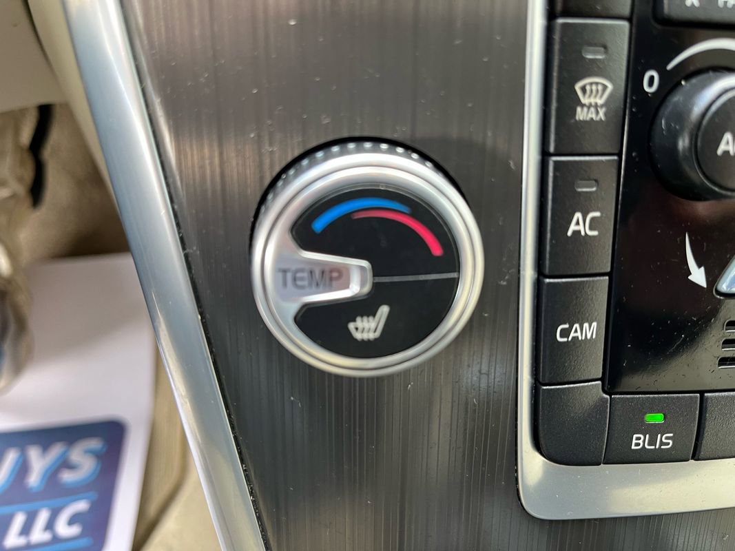 Used 2016 Volvo XC60 T6 w/ Proximity Package image 13