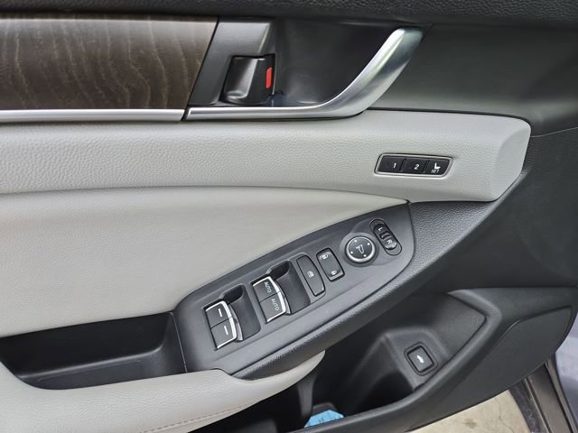 Used 2018 Honda Accord EX-L image 18
