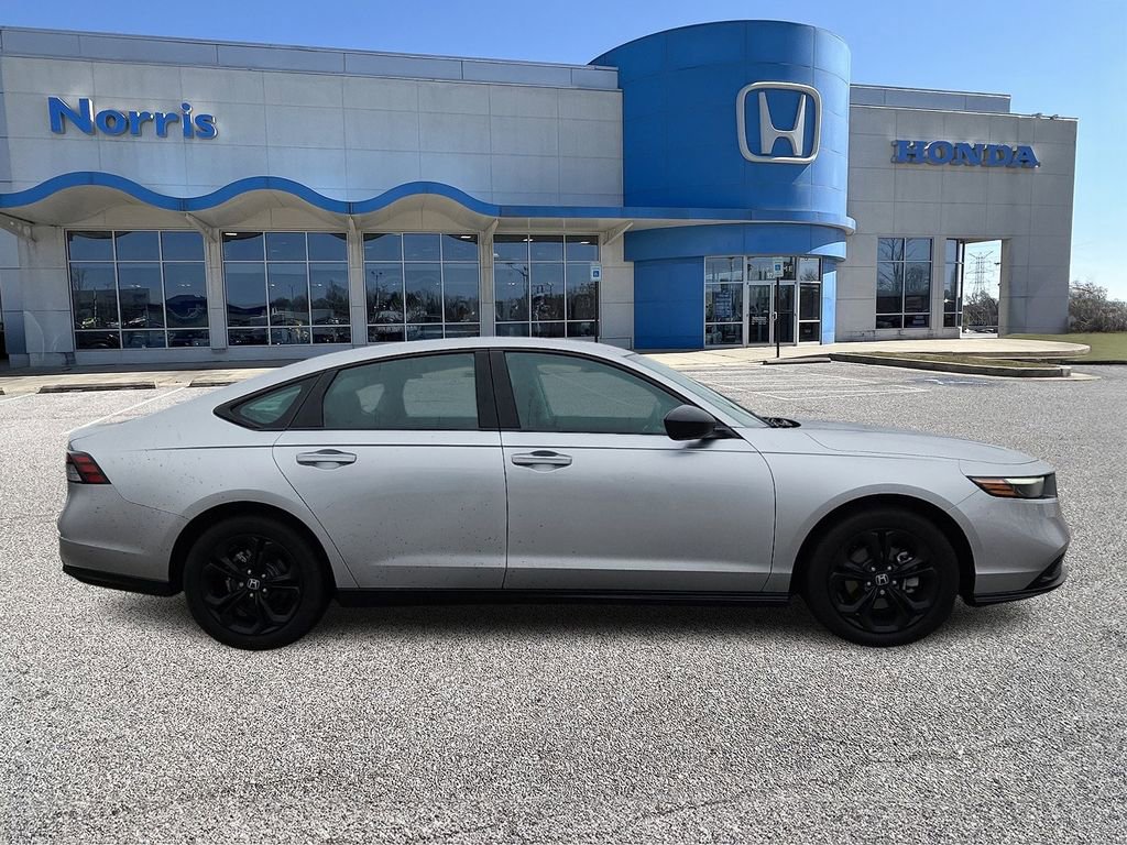 Used 2025 Honda Accord SE image 5