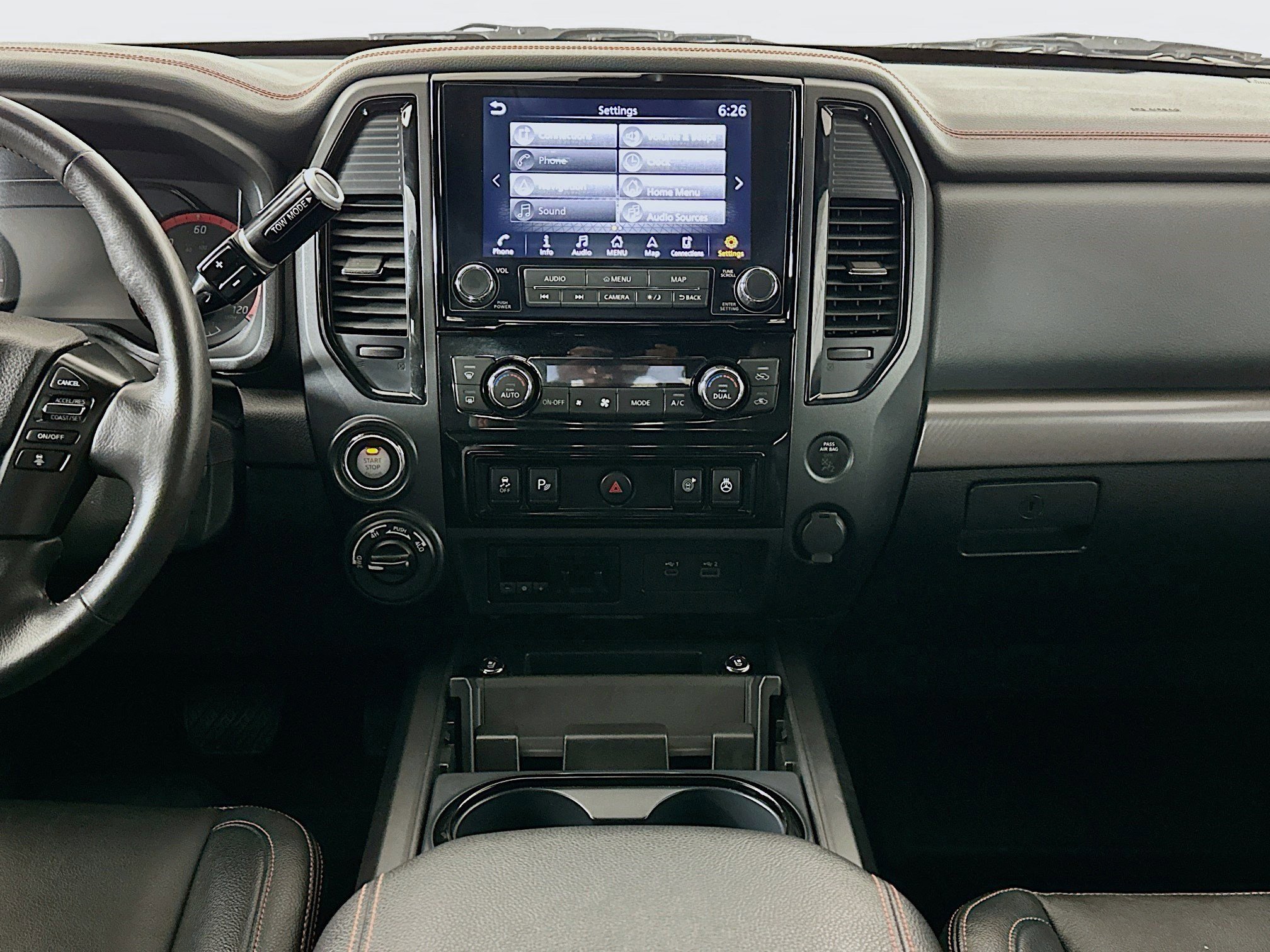 Used 2024 Nissan Titan PRO-4X w/ Pro-4x Convenience Package image 11