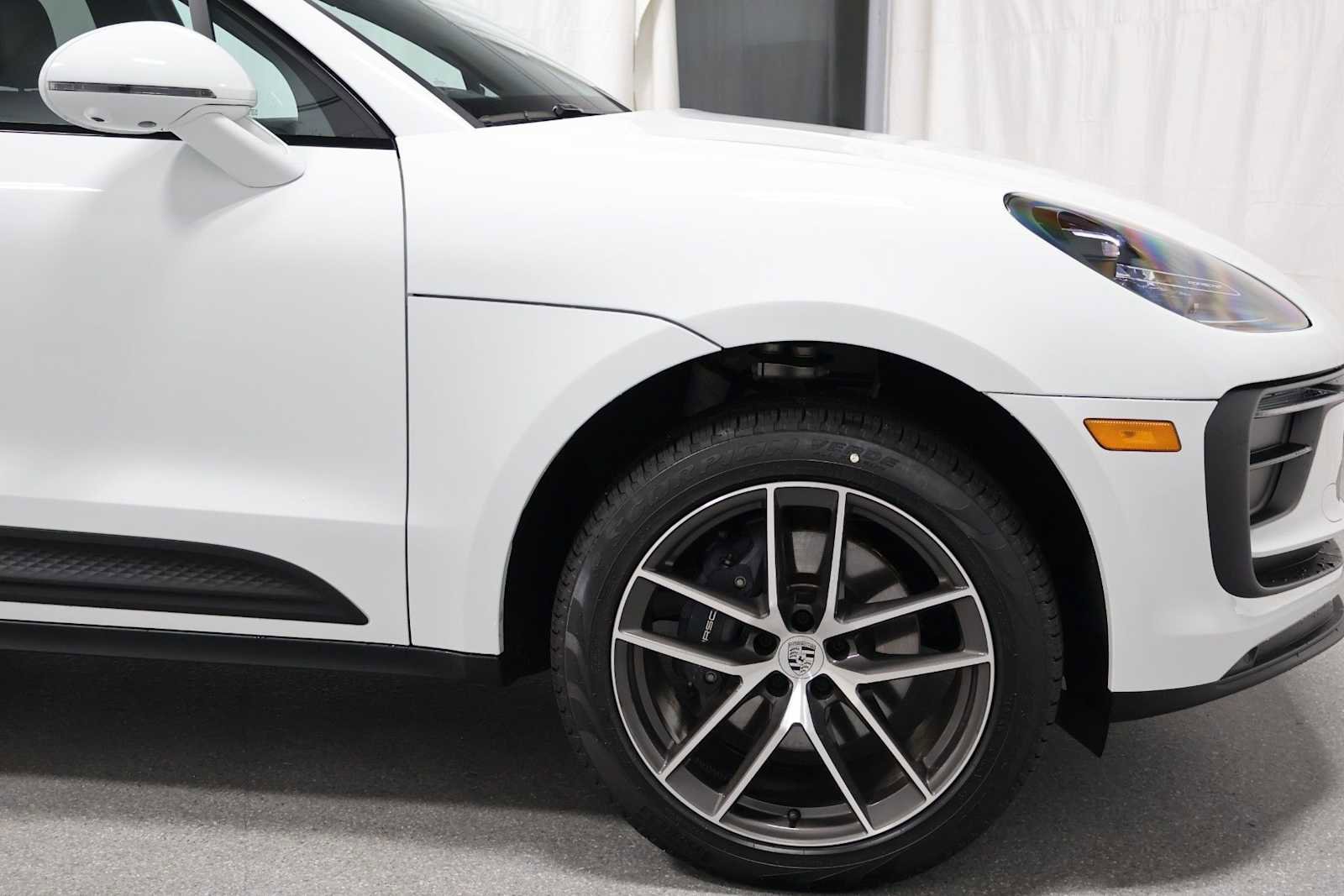Used 2026 Porsche Macan AWD/4WD image 11