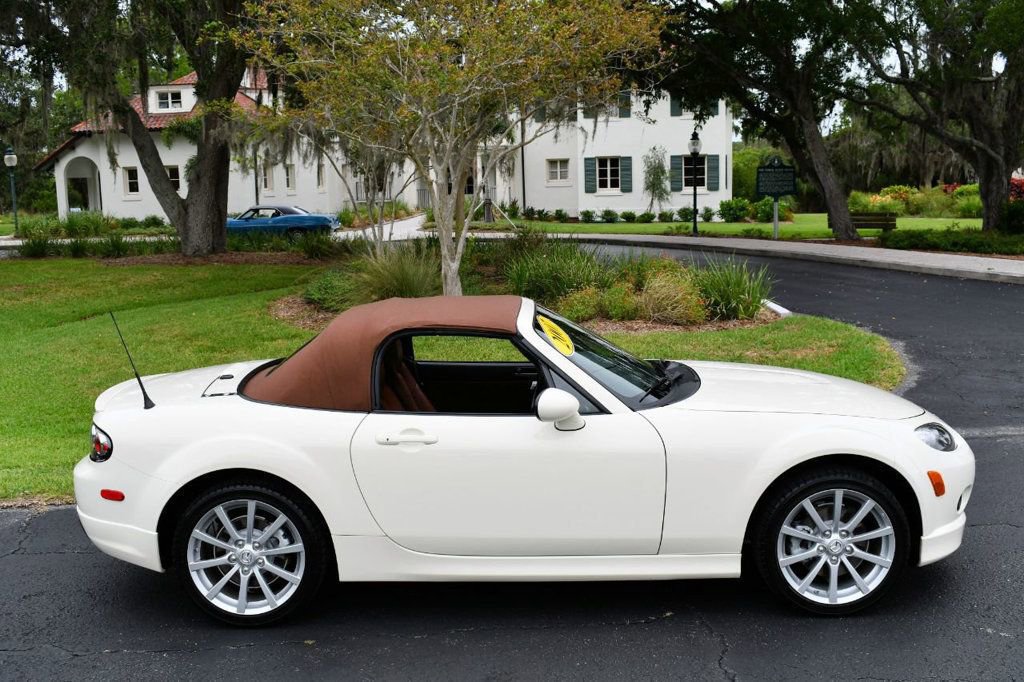 Used 2007 MAZDA MX-5 Miata Grand Touring w/ Premium Pkg image 37