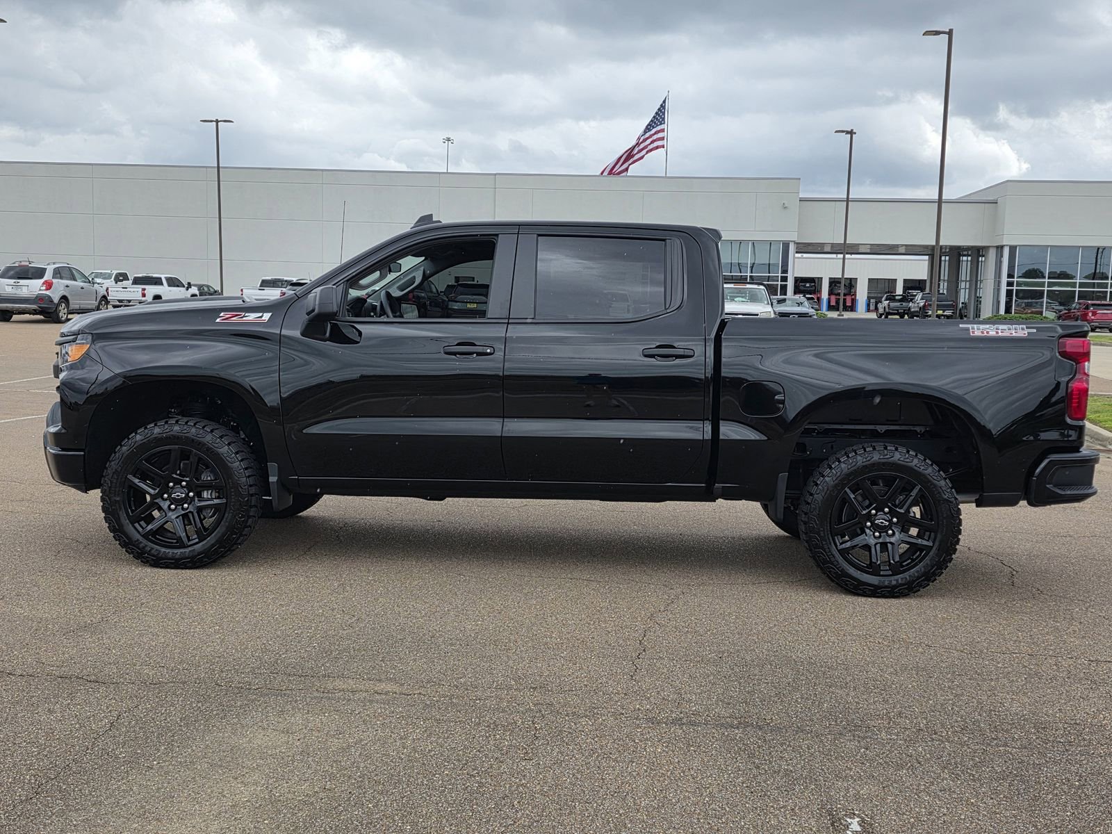 Used 2026 Chevrolet Silverado 1500 Custom Trail Boss AWD/4WD image 8