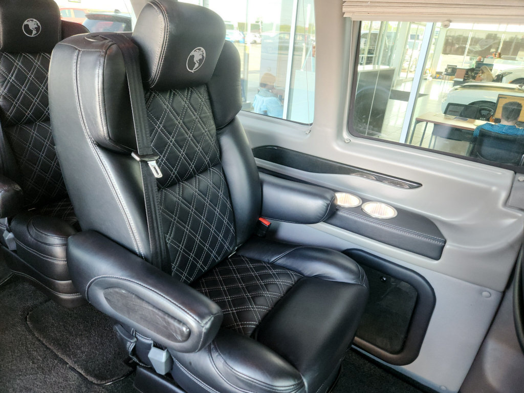 Used 2021 Chevrolet Express 2500 Extended w/ Enhanced Convenience Package RWD image 45