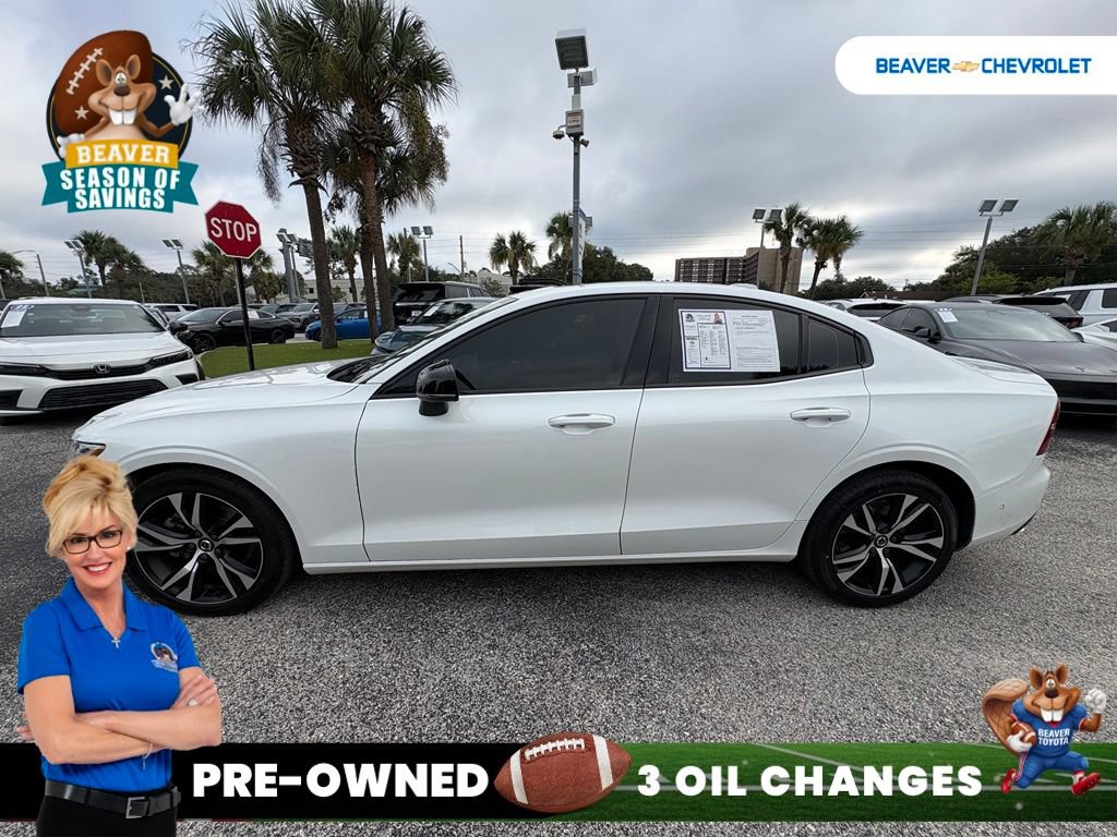 Used 2022 Volvo S60 B5 R-Design w/ Advanced Package FWD image 4