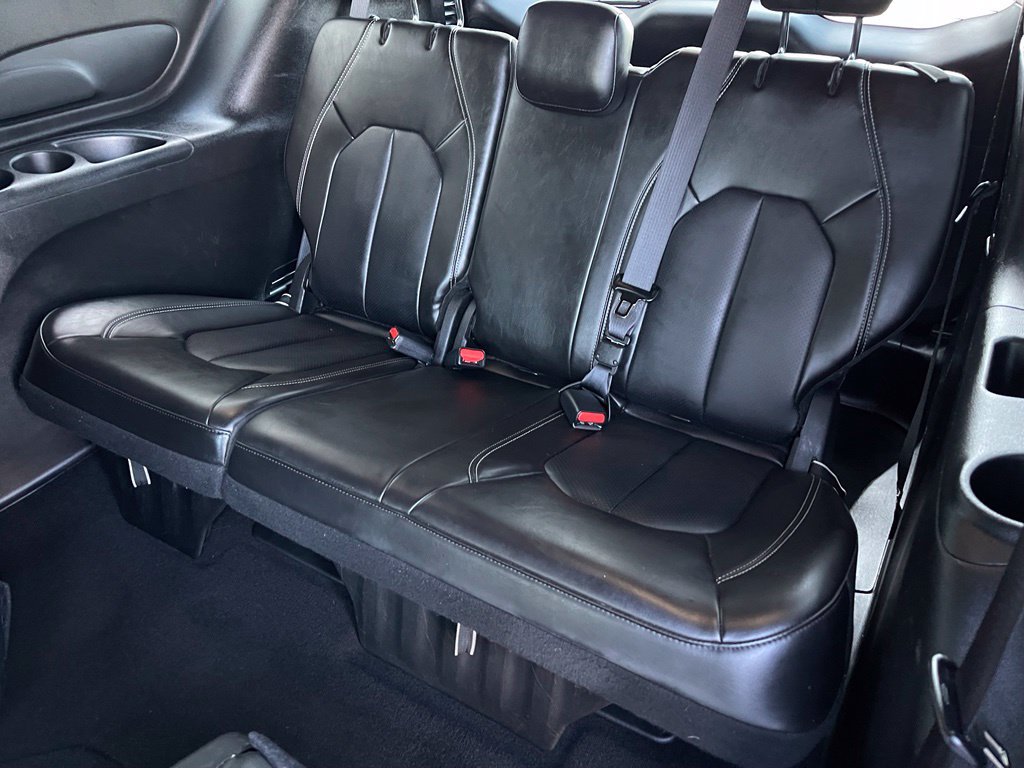 Used 2025 Chrysler Pacifica Select FWD image 11