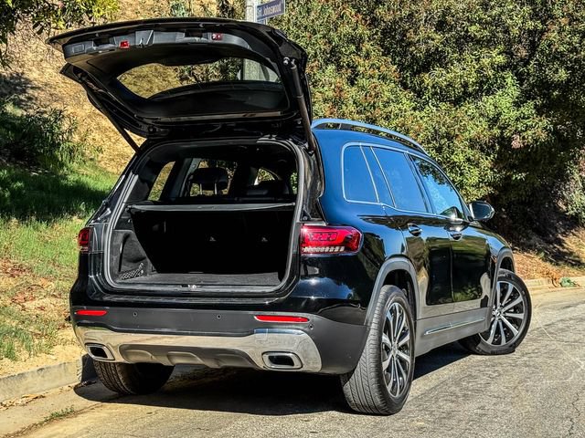 Used 2021 Mercedes-Benz GLB 250 w/ Premium Package image 21
