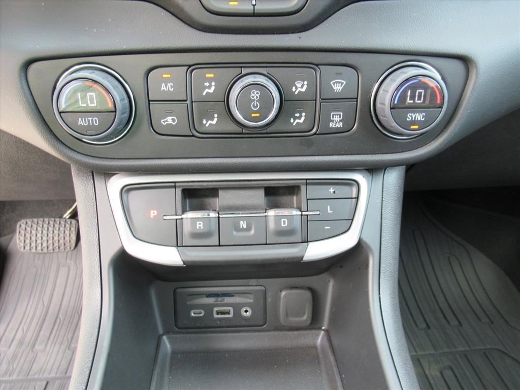 Used 2023 GMC Terrain SLT w/ Elevation Edition image 23