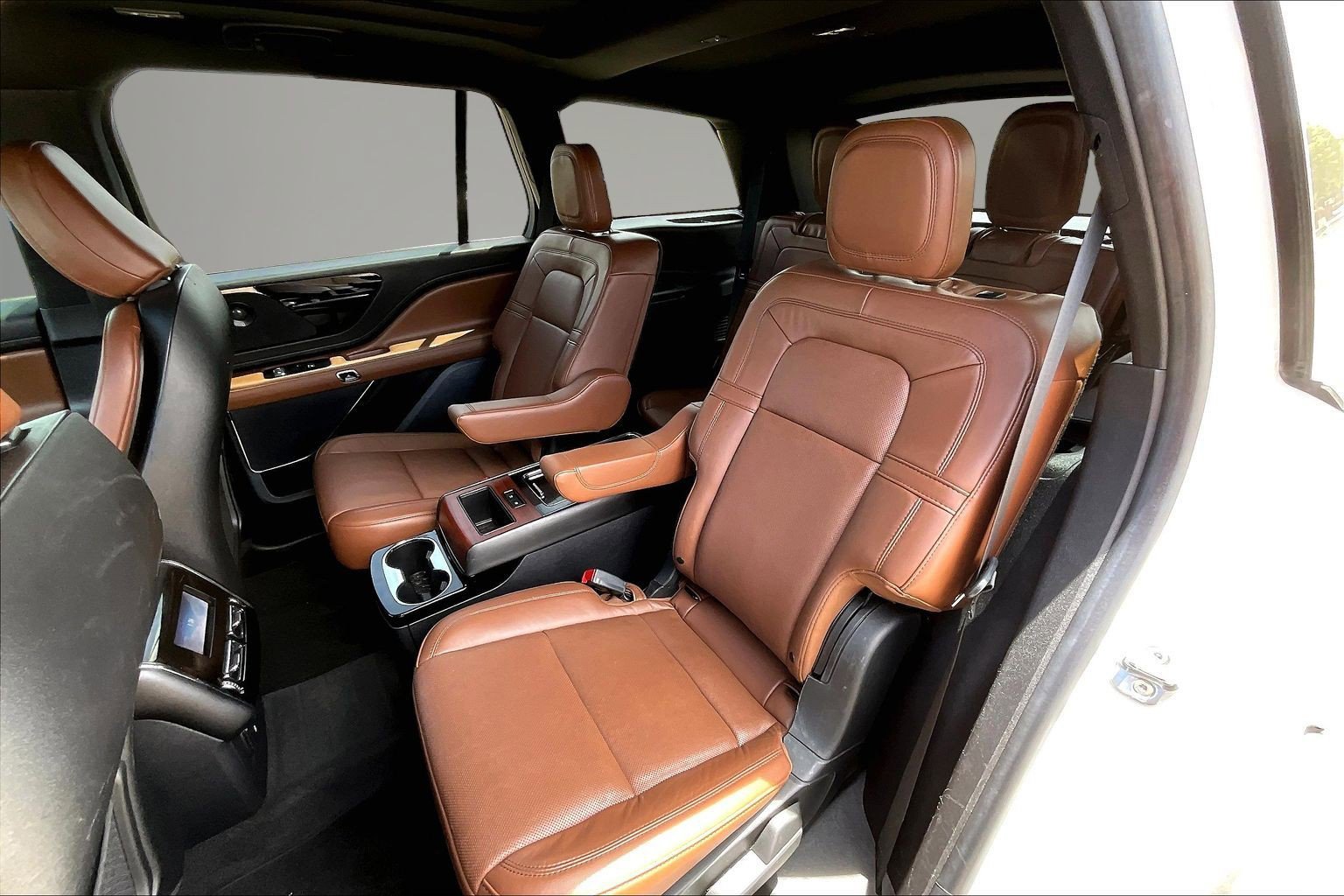 Used 2022 Lincoln Aviator Reserve w/ Equipment Group 201A AWD/4WD image 22