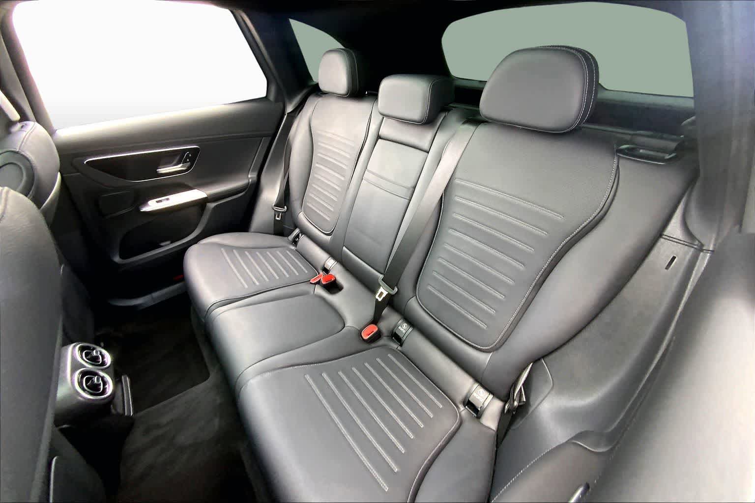 Used 2025 Mercedes-Benz GLC 300 image 20