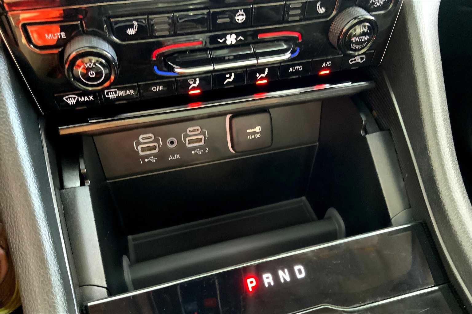 Used 2024 Jeep Grand Cherokee Limited image 33