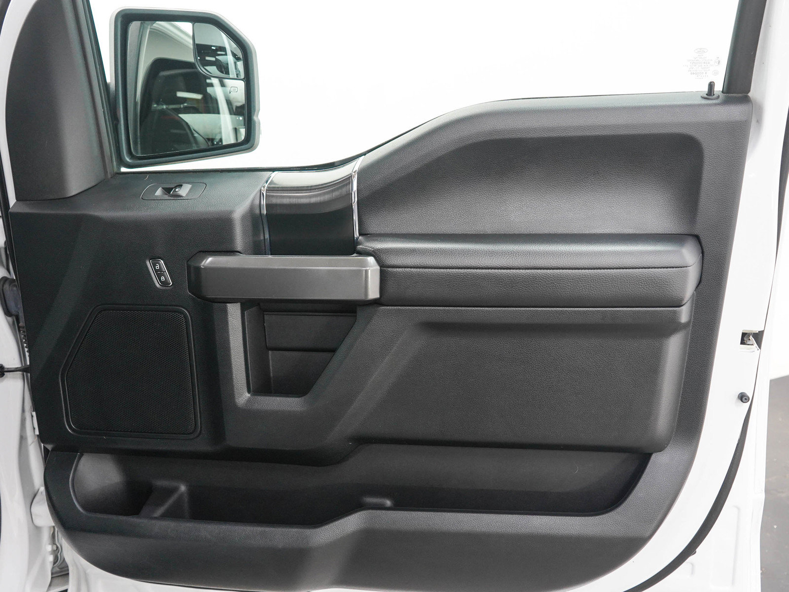 Used 2018 Ford F150 XLT w/ Equipment Group 302A Luxury AWD/4WD image 12