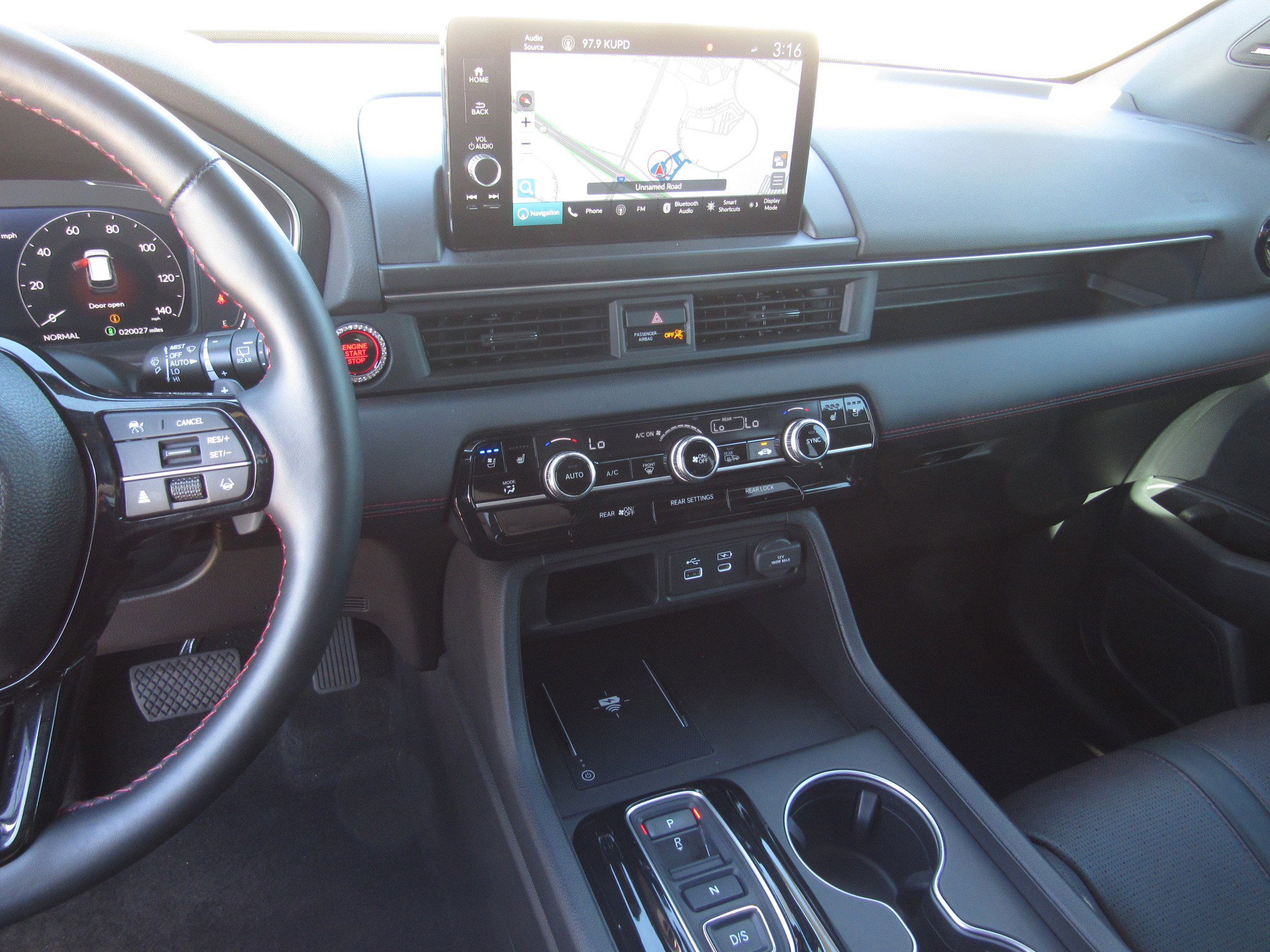 Used 2025 Honda Pilot Black Edition image 19