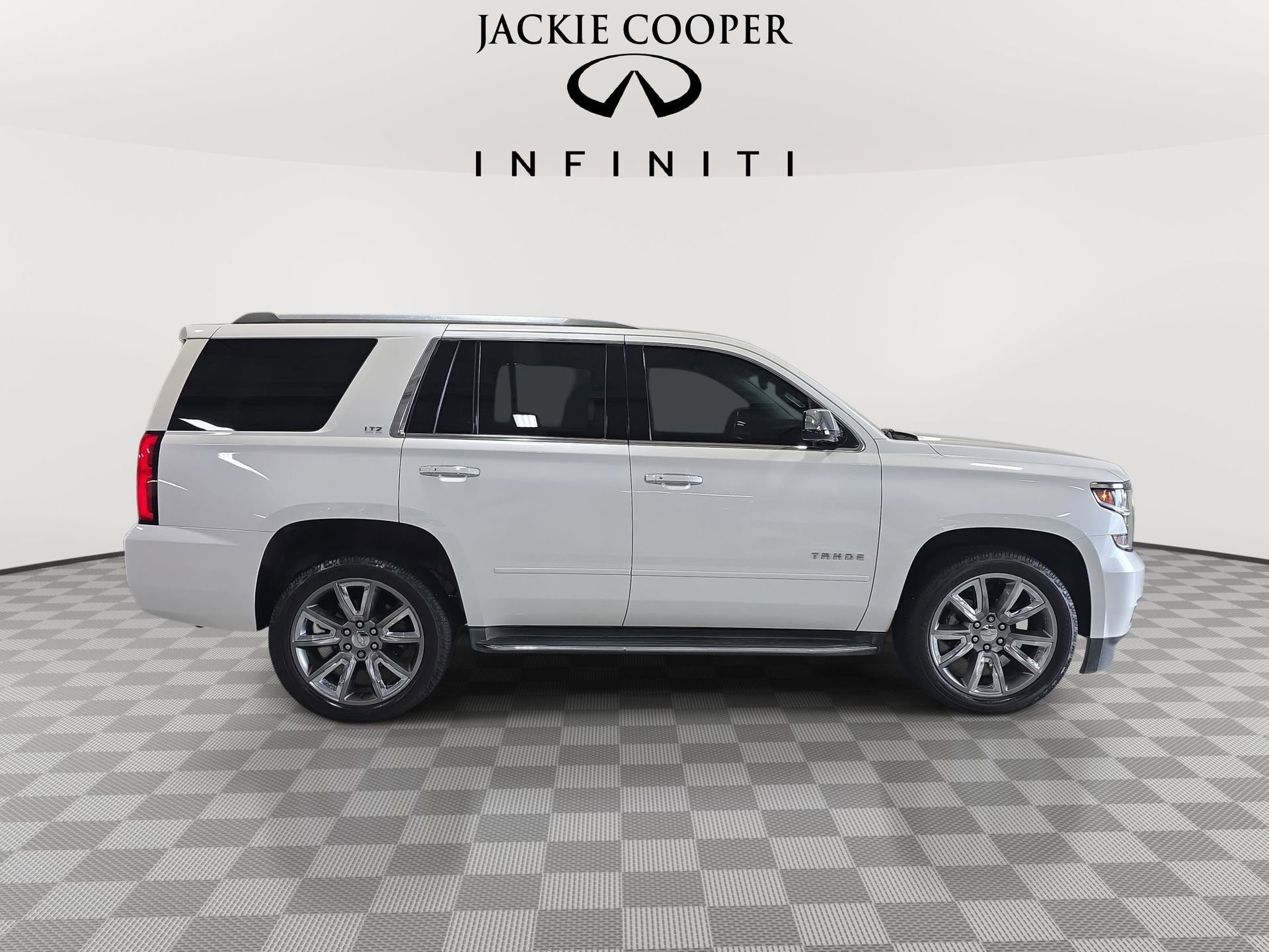 Used 2016 Chevrolet Tahoe LTZ AWD/4WD image 4