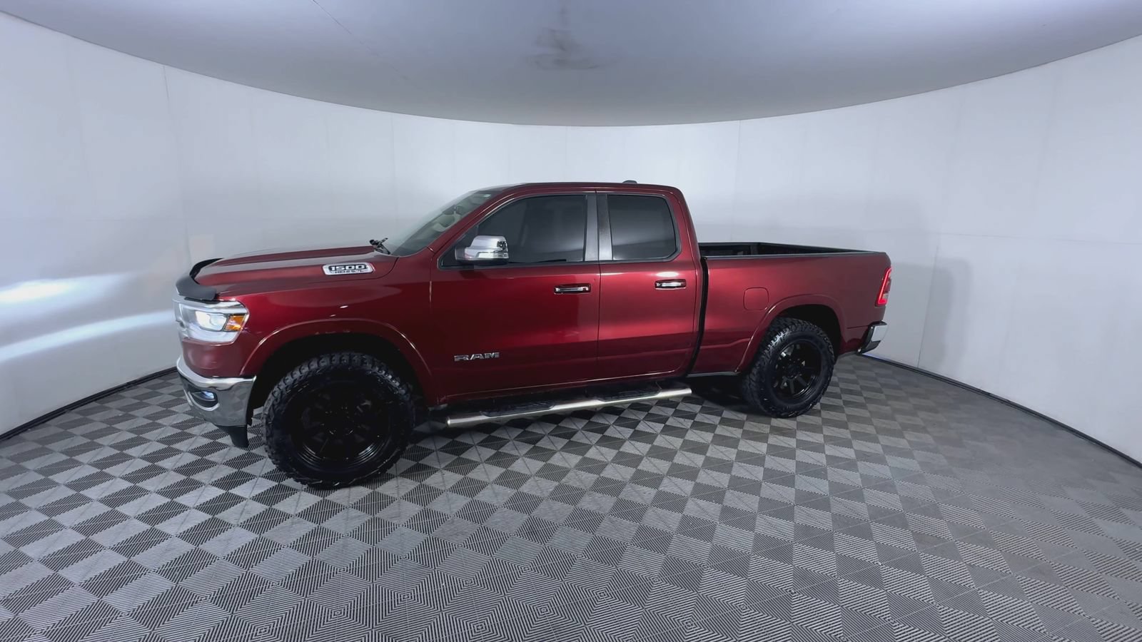 Used 2019 RAM 1500 Laramie AWD/4WD image 4