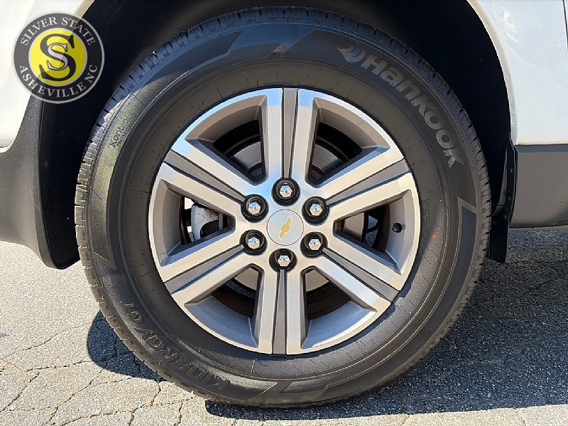 Used 2017 Chevrolet Traverse LT FWD image 9