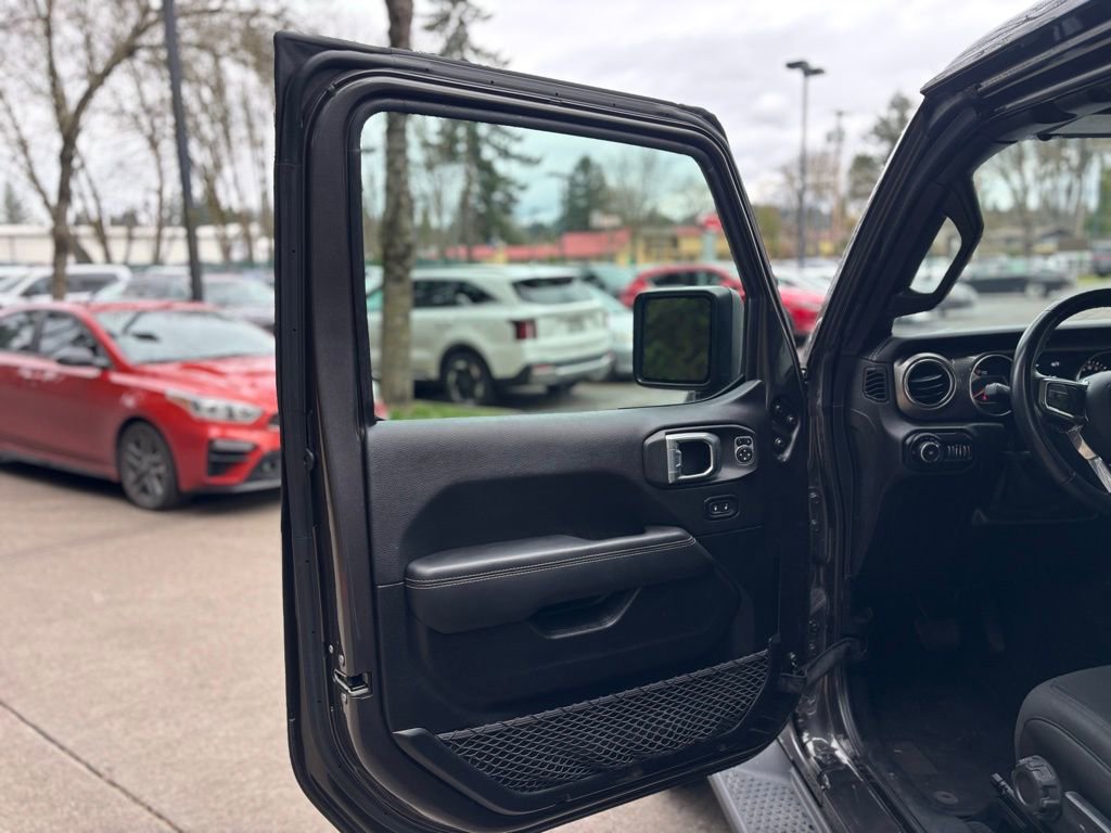 Used 2021 Jeep Wrangler Unlimited Sahara w/ Uconnect 4C Nav & Sound Group image 10