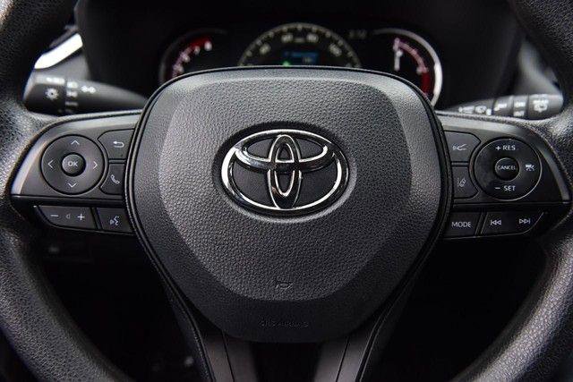 Used 2025 Toyota RAV4 XLE image 18